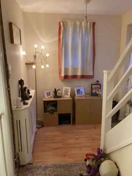 House For Rent in Mole Valley, England