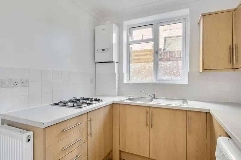2 bed flat for sale