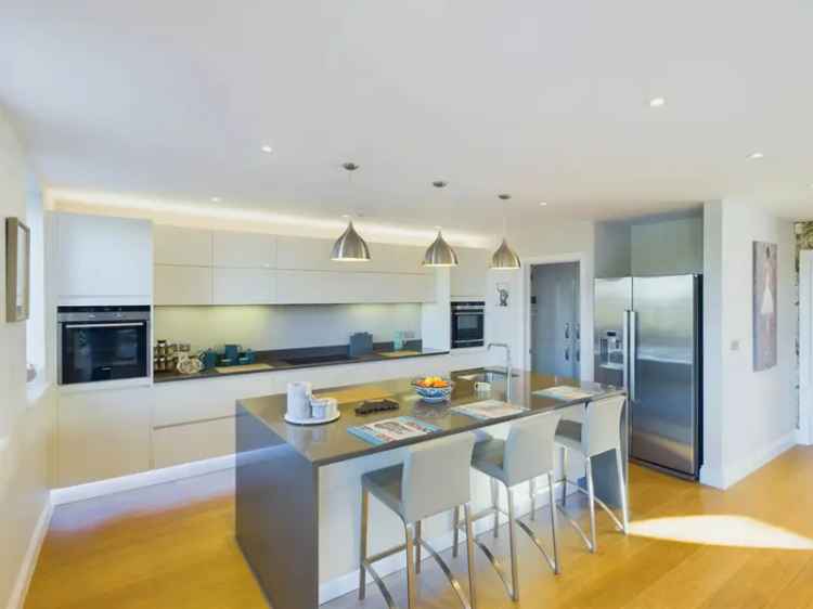 4 Bedroom Barn Conversion with Open Plan Living and Outbuilding