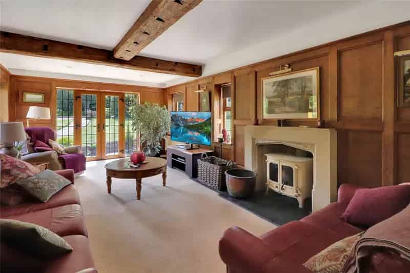 4 Bedroom Detached House 3 Acres Parkland Gardens Garage Carport
