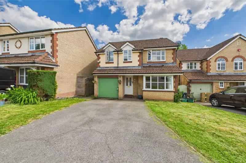 4 bedroom detached house for sale