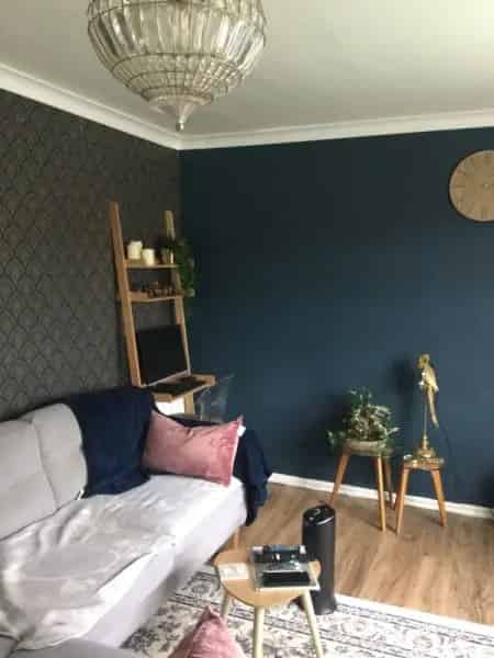 Spacious First Floor Flat with Garden and Sheds