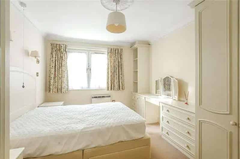 2 Bed Flat for Sale in Over 55s Development