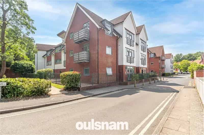 2 Bedroom Apartment for Sale Northfield