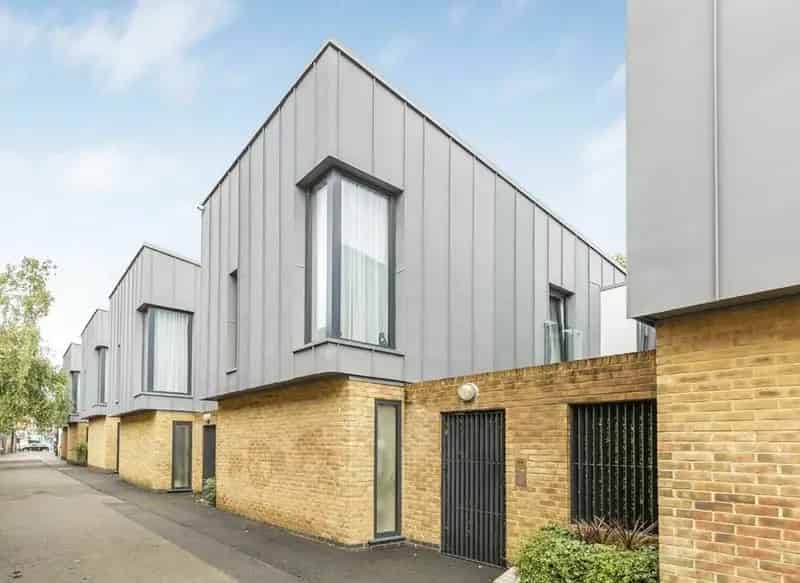 Three Double Bedroom Freehold Home with Private Terrace and Garden