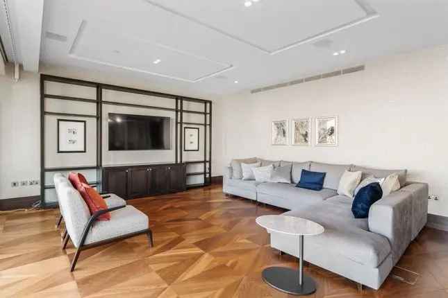 Flat for sale in Blenheim House, Duchess Walk, London SE1, United Kingdom