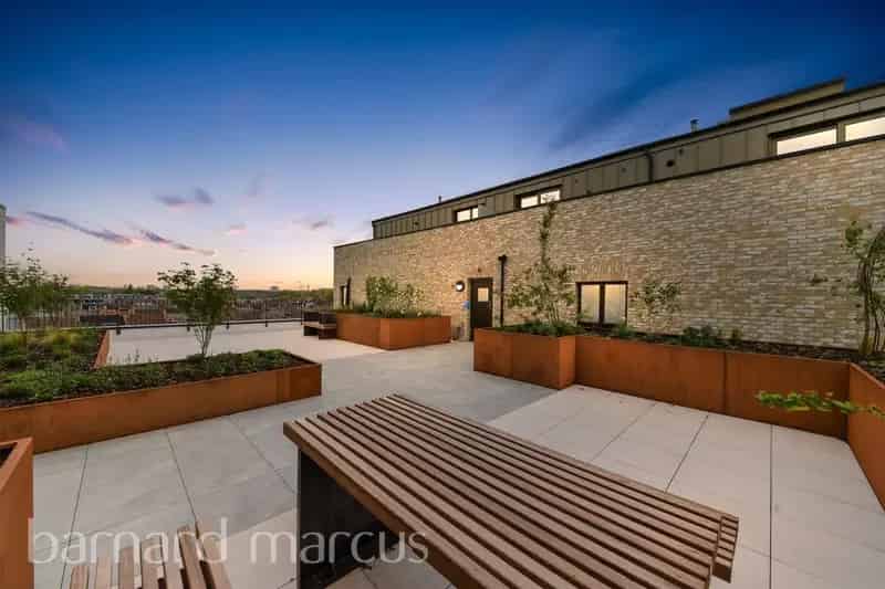 Stunning 2 Bed 2 Bath Apartment with Private Balcony