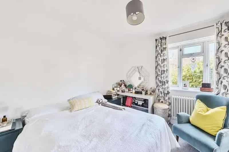 2 Bedroom Maisonette for Sale Private Garden Near Greenbelt