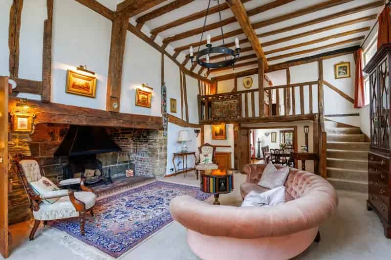 15th Century Hall House 4 Bedrooms 1.8 Acres