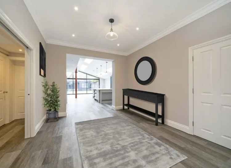 House For Sale in London, England