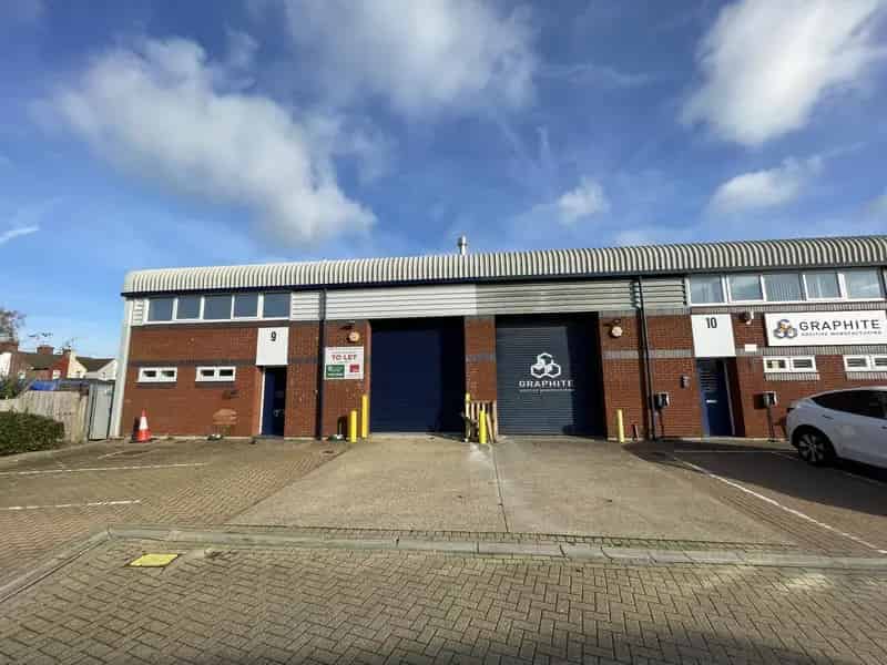 Industrial Unit 2434 Sq Ft Aylesbury Modern Warehouse