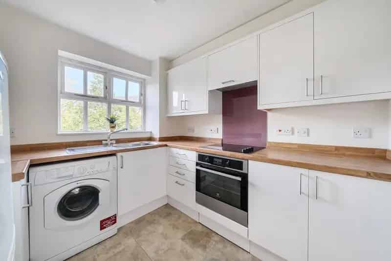 Two Double Bedroom Flat Heritage Park Tooting Bec Common No Chain