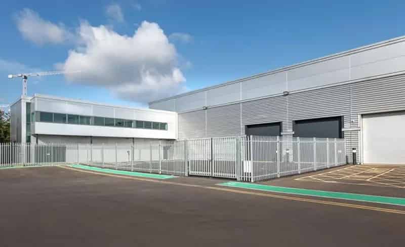 Industrial Warehouse London Newly Refurbished Secure Yard 247 Security