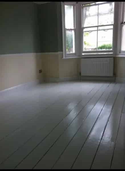 2 Bedroom House with Garden Living Room and Kitchen