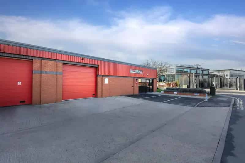 Warehouse Unit to Let Slough Trading Estate