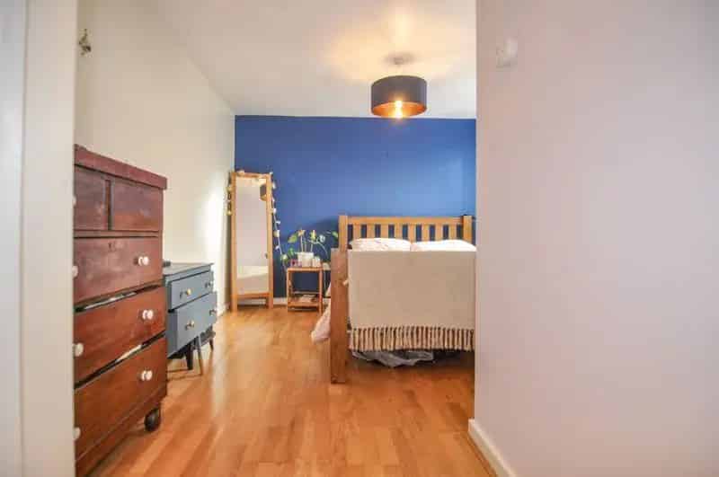1 Bedroom Harbourside Apartment to Rent from July