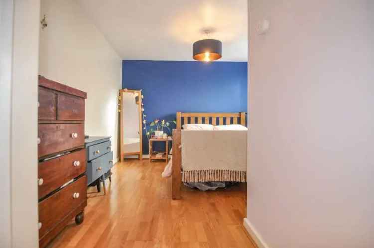 1 Bedroom Harbourside Apartment to Rent from July
