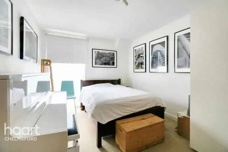 2 Bedroom Apartment for Sale - No Sale No Fee