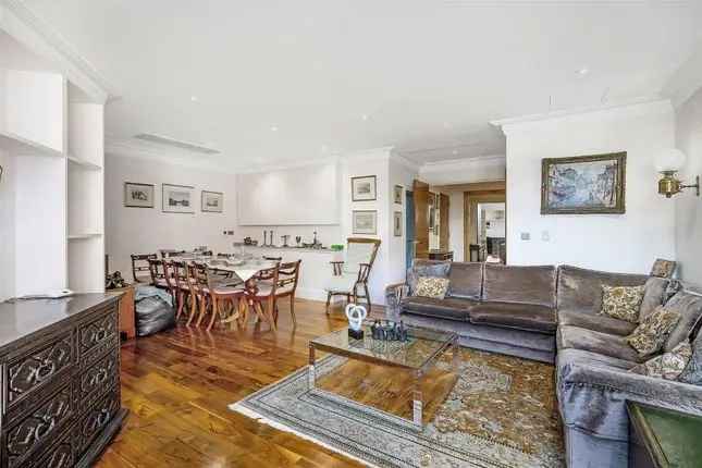 Flat for sale in Hodford Road, London NW11