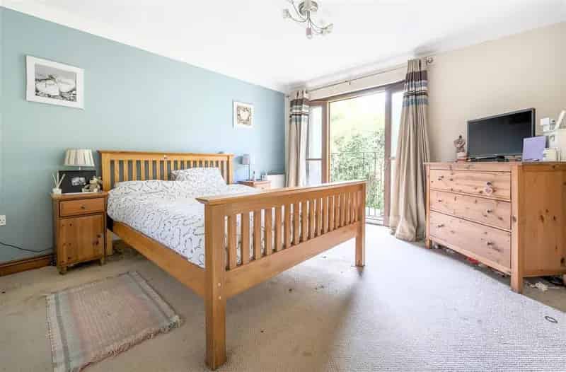 7 Bedroom Detached House For Sale