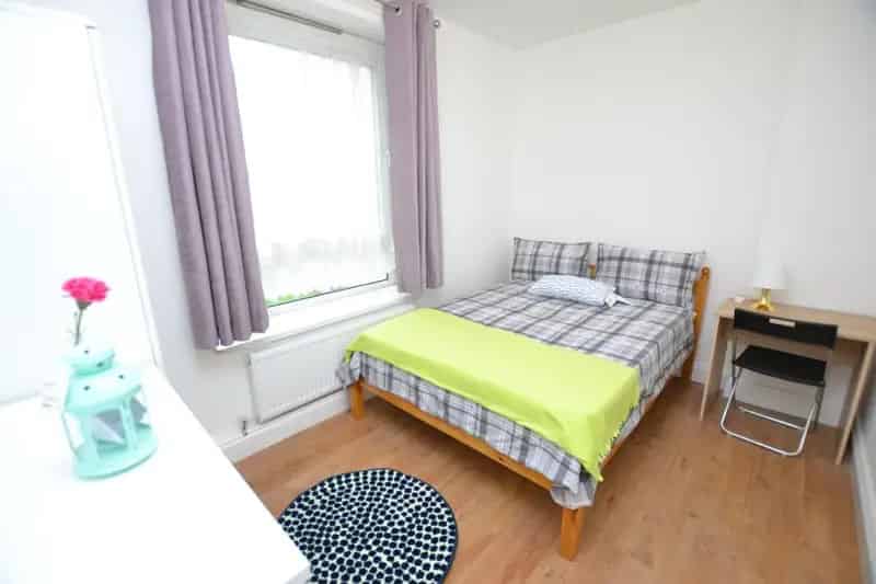 5 Bedroom Flat to Rent Bromley By Bow East London