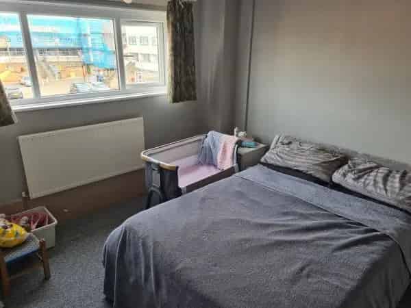 Large 2 Bed Maisonette Near Central London