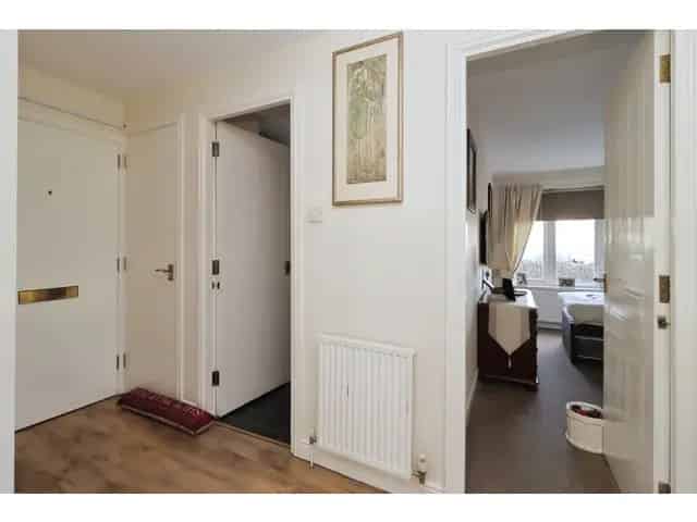 2 Bedroom Flat for Sale Stunning Forth Views