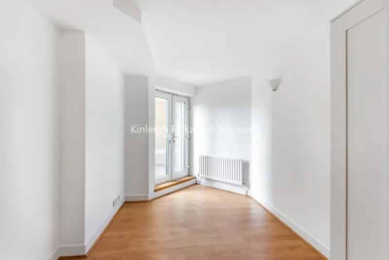 Flat For Rent , Admiral Walk, London, England