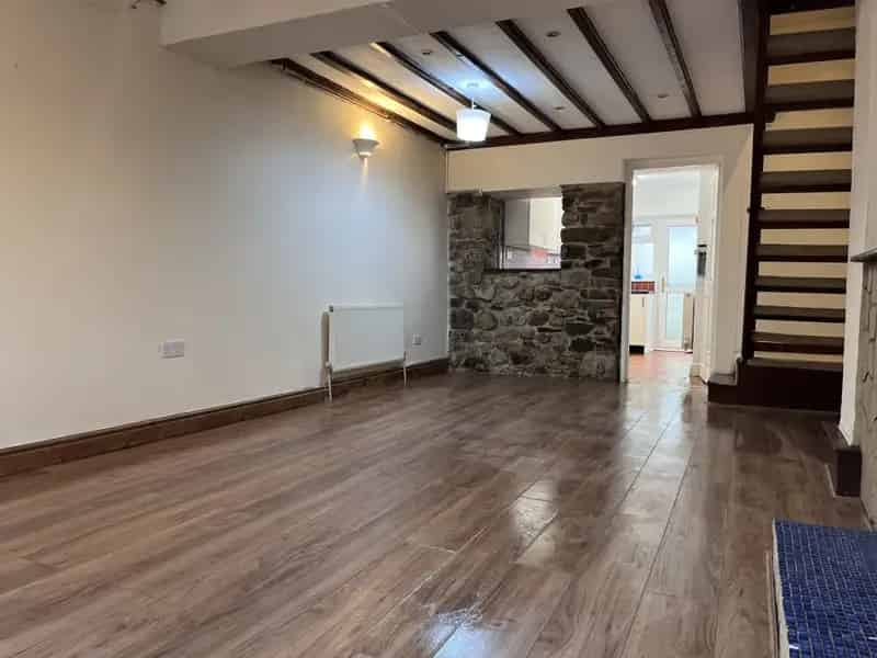 2 Bedroom Terraced House Near M4 Morriston Hospital DVLA
