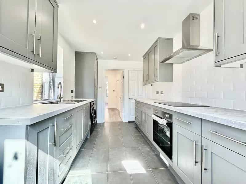 Stunning 3-Bedroom House Near Blackhorse Road Station