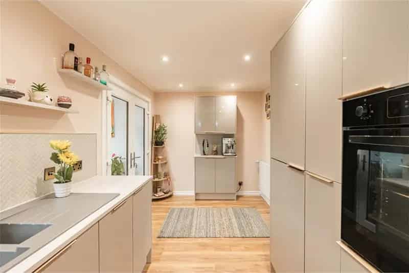 4 Bed Semi-Detached House Baberton Edinburgh