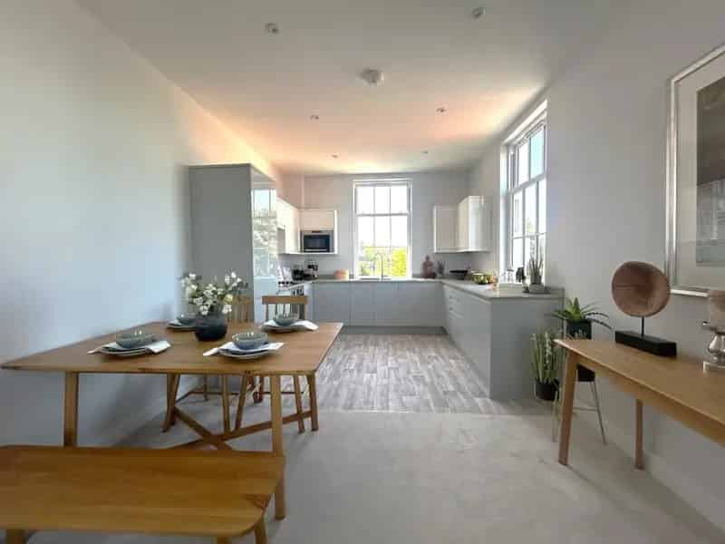 Weymouth Apartment: 3-Bed, Harbour Views, Allocated Parking