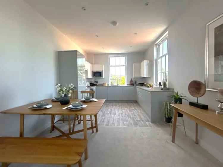Weymouth Apartment: 3-Bed, Harbour Views, Allocated Parking