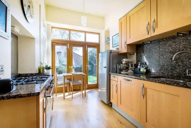 6 Bedroom Victorian Terrace House For Sale