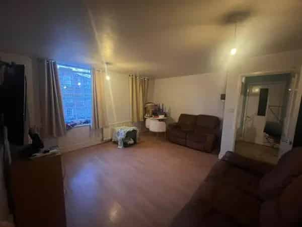 2 Bedroom 1st Floor Flat