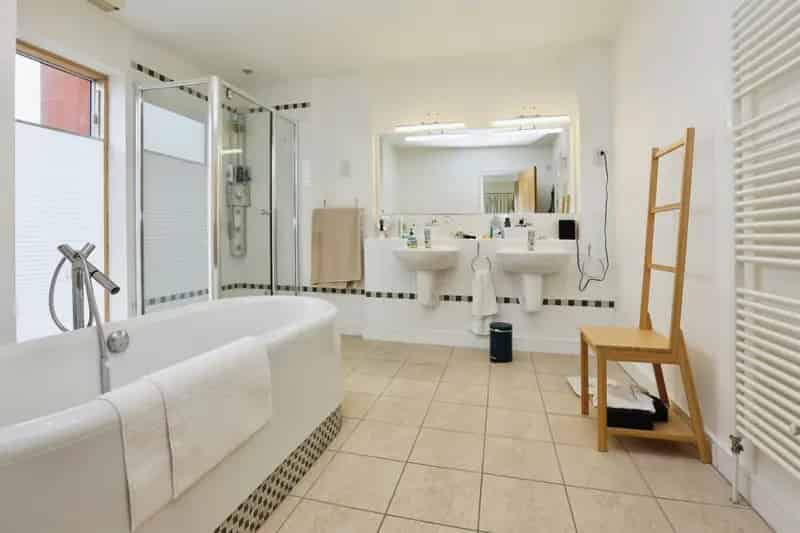 Stunning Sea View Penthouse Apartment Royal Clarence Yard