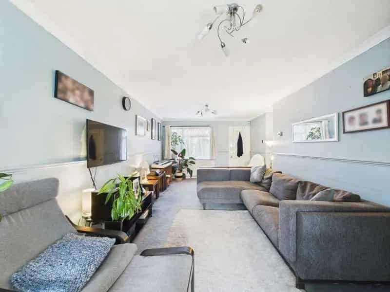 3 bed house for sale