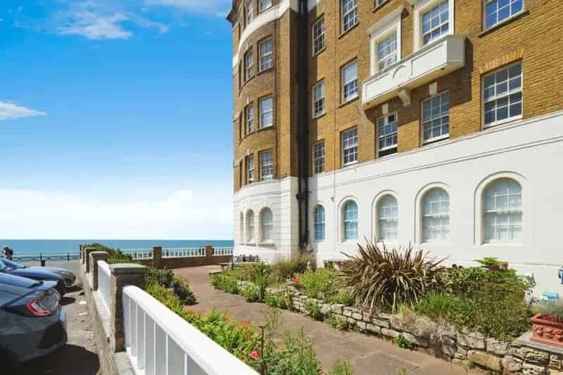 Seafront Apartment Hove Panoramic Views Beach Access 3 Bedrooms