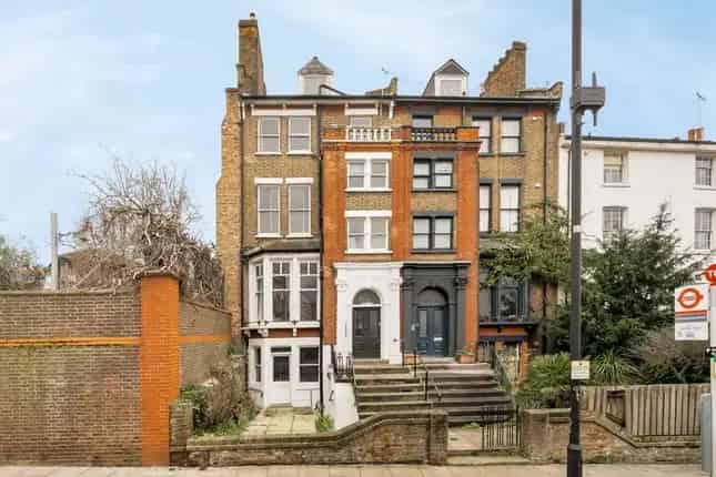 Six Double Bedroom End Terrace House Fortess Road Kentish Town