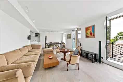 1 Room Flat 123m2 London River Thames Views Underground Parking
