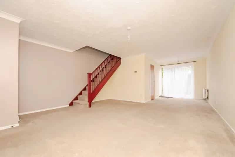 Three Bedroom House Near Schools and Amenities