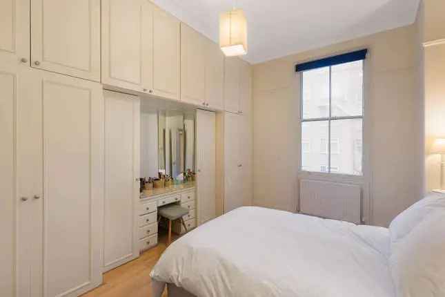 Flat for sale in Bina Gardens, London SW5