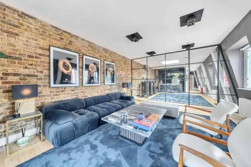 Smithfield Market Stables Conversion 1896 sq ft Chain Free