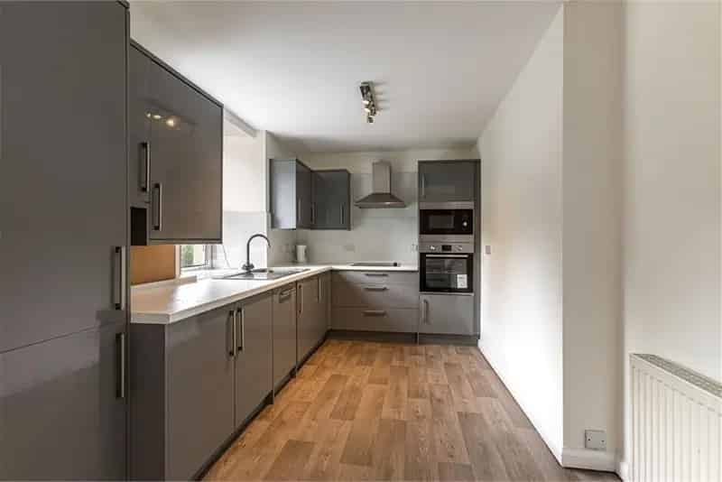 2 Bed Flat - Upper with 1 Reception Room