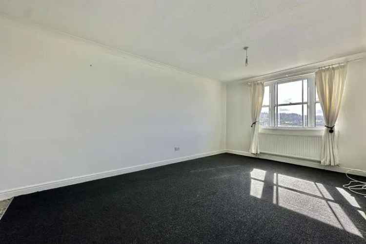 2 Bedroom Flat for Sale in Camden with Garage and Panoramic Views