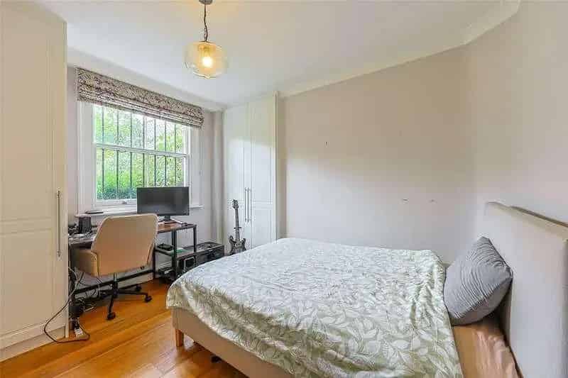 3 Bed Flat for Sale Ealing - Victorian Charm, Modern Comforts