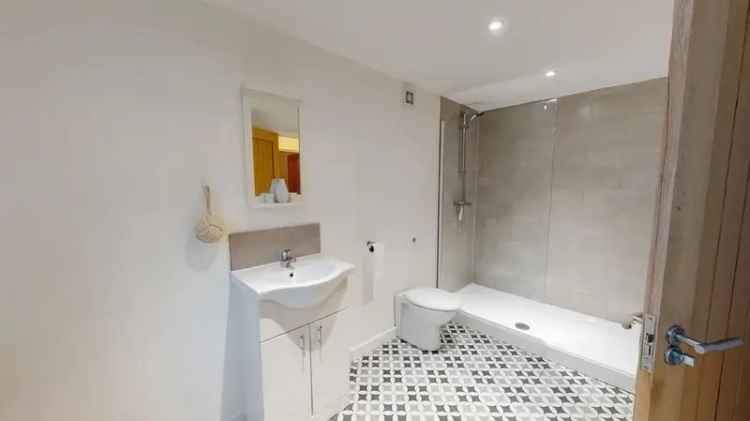 6 Double Bedroom Student Maisonette Near UWE