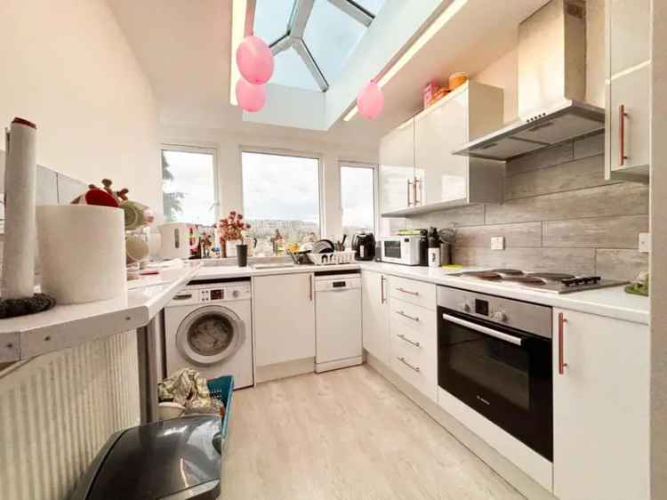 5 Bedroom Student Maisonette Near Muller Road