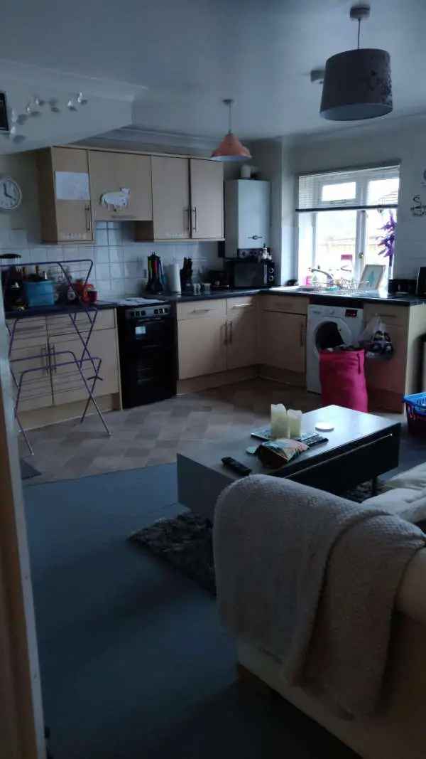 Flat For Rent in Chippenham, England