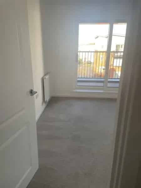2022 Built Flat with Storage near Shops and Town